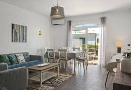 Alporchinhos/Porches - 2-bedroom townhouse, sea views, communal pool, walking distance to beaches and amenities Alporchinhos/Porches - 2-bedroom townhouse, sea views, communal pool, walking distance to beaches and amenities