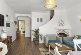 Alporchinhos/Porches - 2-bedroom townhouse, sea views, communal pool, walking distance to beaches and amenities Alporchinhos/Porches - 2-bedroom townhouse, sea views, communal pool, walking distance to beaches and amenities