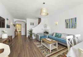 Alporchinhos/Porches - 2-bedroom townhouse, sea views, communal pool, walking distance to beaches and amenities Alporchinhos/Porches - 2-bedroom townhouse, sea views, communal pool, walking distance to beaches and amenities