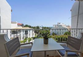 Alporchinhos/Porches - 2-bedroom townhouse, sea views, communal pool, walking distance to beaches and amenities Alporchinhos/Porches - 2-bedroom townhouse, sea views, communal pool, walking distance to beaches and amenities