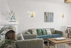 Alporchinhos/Porches - 2-bedroom townhouse, sea views, communal pool, walking distance to beaches and amenities Alporchinhos/Porches - 2-bedroom townhouse, sea views, communal pool, walking distance to beaches and amenities