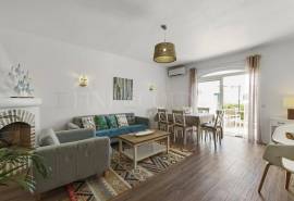 Alporchinhos/Porches - 2-bedroom townhouse, sea views, communal pool, walking distance to beaches and amenities Alporchinhos/Porches - 2-bedroom townhouse, sea views, communal pool, walking distance to beaches and amenities