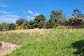 A Flat Constructible Plot Of 707 M2 In A Very Pretty Hamlet.