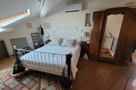 A Charming Stone House With 90 M2 Of Living Space, Vaulted Cellars And A Large Courtyard. A Charming Stone House With 90 M2 Of Living Space, Vaulted Cellars And A Large Courtyard.