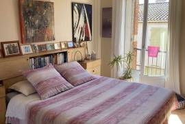 Beautiful And Rare Property Offering A Main House, A Studio And An Independent Guesthouse On A 545 M2 Plot With Garden And Well.