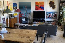 Beautiful And Rare Property Offering A Main House, A Studio And An Independent Guesthouse On A 545 M2 Plot With Garden And Well.