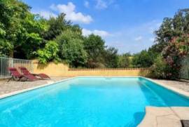 Pleasant Villa With 4 Bedrooms And Independent Chalet On A Lovely Landscaped Plot Of 1338 M2 With Pool And Open Views