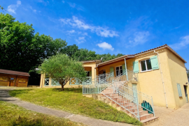 Pleasant Villa With 4 Bedrooms And Independent Chalet On A Lovely Landscaped Plot Of 1338 M2 With Pool And Open Views