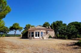Unique Villa With 220 M2 Of Living Space On An Exceptional Plot Of 11651 M2 In The Heart Of The Garrigue, With Breathtaking Panoramic Views And At Walking Distance From The River.