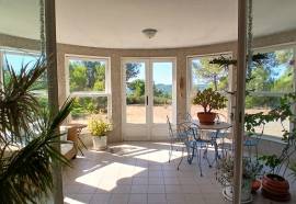 Unique Villa With 220 M2 Of Living Space On An Exceptional Plot Of 11651 M2 In The Heart Of The Garrigue, With Breathtaking Panoramic Views And At Walking Distance From The River.