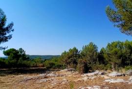Unique Villa With 220 M2 Of Living Space On An Exceptional Plot Of 11651 M2 In The Heart Of The Garrigue, With Breathtaking Panoramic Views And At Walking Distance From The River.