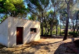 Unique Villa With 220 M2 Of Living Space On An Exceptional Plot Of 11651 M2 In The Heart Of The Garrigue, With Breathtaking Panoramic Views And At Walking Distance From The River.