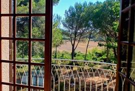 Unique Villa With 220 M2 Of Living Space On An Exceptional Plot Of 11651 M2 In The Heart Of The Garrigue, With Breathtaking Panoramic Views And At Walking Distance From The River.