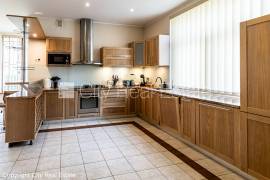 Detached house for rent in Jurmala, 380.00m2