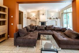 Detached house for rent in Jurmala, 380.00m2