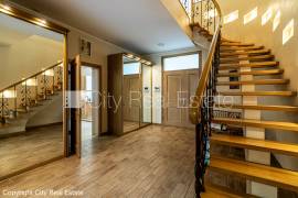 Detached house for rent in Jurmala, 380.00m2