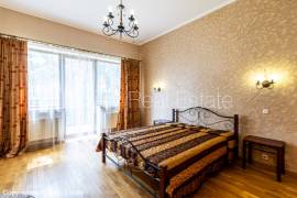 Detached house for rent in Jurmala, 380.00m2