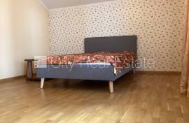 Detached house for rent in Jurmala, 380.00m2