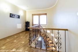 Detached house for rent in Jurmala, 380.00m2