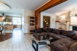 Detached house for rent in Jurmala, 380.00m2