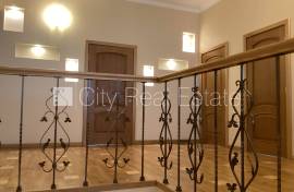 Detached house for rent in Jurmala, 380.00m2