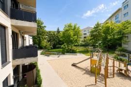 Ready to move: Furnished Studio Apartment with Balcony next to Park Humboldthain