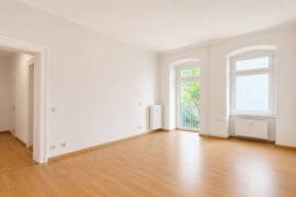 Vacant 3-Room Apartment with balcony near Gorlitzer Park & Maybachufer Vacant 3-Room Apartment with balcony near Gorlitzer Park & Maybachufer