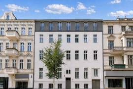 Ready to move! 2-Room Top-Floor Apartment next to Schlossstrasse-Steglitz Ready to move! 2-Room Top-Floor Apartment next to Schlossstrasse-Steglitz