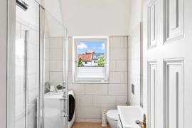Ready to move! 2-Room Top-Floor Apartment next to Schlossstrasse-Steglitz Ready to move! 2-Room Top-Floor Apartment next to Schlossstrasse-Steglitz