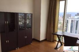 Fullerton Sukhumvit - Contemporary Two Bedroom + Office Near Ekkamai Fullerton Sukhumvit - Contemporary Two Bedroom + Office Near Ekkamai