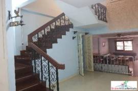 Large Townhouse for Rent in a Convenient Location, Sukhumvit Soi 10