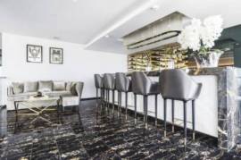 Q Chidlom-Phetchaburi - Luxurious Duplex with Stunning Panoramic View and Stylish Furnishings in Chit Lom