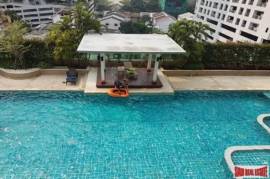 The Oleander - Spacious Two Bedroom + Office Condo for Rent in Nana on Sukhumvit 11