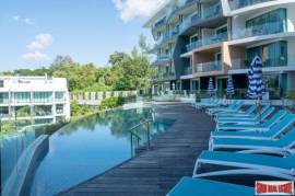 Charming Seaview Studio with Private Terrace and Jacuzzi at Absolute Twin Sands in Patong