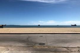 Beach Front Jom-Tien 3 storeys building and 3 Rai land for Rent