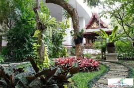 Renovated Largest Four Bedrooms Room Apartment for Rental in Asoke Area of Bangkok Renovated Largest Four Bedrooms Room Apartment for Rental in Asoke Area of Bangkok