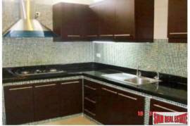 Five Store Large Townhouse for Rent in the On-nut Area, Bangkok Five Store Large Townhouse for Rent in the On-nut Area, Bangkok