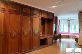 Fantasia Villa2 - Large Family Townhouse for Rent in Secure Community, Bearing, Bangkok
