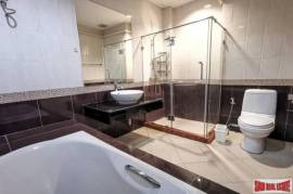 Baan Klang Krung Grande Vienna Rama 3 - Spacious and Modern Three Bedroom, Three Level Townhouse for Rent in Bang Phongphang, Bangkok Baan Klang Krung Grande Vienna Rama 3 - Spacious and Modern Three Bedroom, Three Level Townhouse for Rent in Bang Phongphang, Bangkok