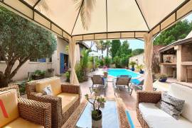 7 room, 125m2 Villa for sale in Nezignan l'eveque - 420 000 € *