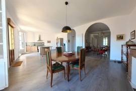 6 room, 242m2 Vineyard residence for sale in Saint thibery - 420 000 € *