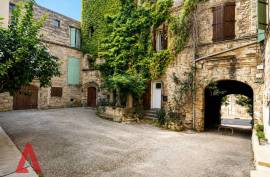 7 room, 230m2 Townhouse for sale in Roujan - 239 000 € *