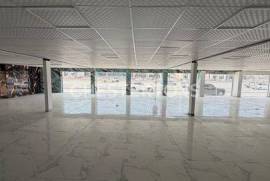 Main Road Showroom | 50 kW | Ground + Mezzanine