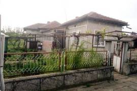 Lovely house with а big garden and outbuildings, 25 mins drive to the beach