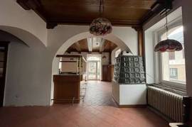 A Ziano di Fiemme, ristorante/pizzeria da ristrutturare