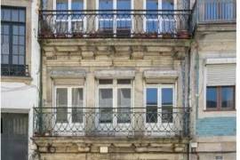 Building to be Refurbished in the Historic Centre of Vila Nova de Gaia