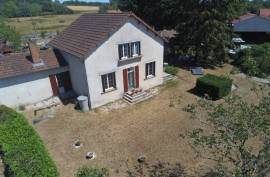 4-Bedroom House With Garden On 1062m2 - €139785 4-Bedroom House With Garden On 1062m2 - €139785