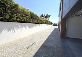 Luxury Contemporary Villa with Pool Just Minutes from Porto de Mós Beach