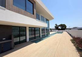 Luxury Contemporary Villa with Pool Just Minutes from Porto de Mós Beach