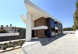 Luxury Contemporary Villa with Pool Just Minutes from Porto de Mós Beach